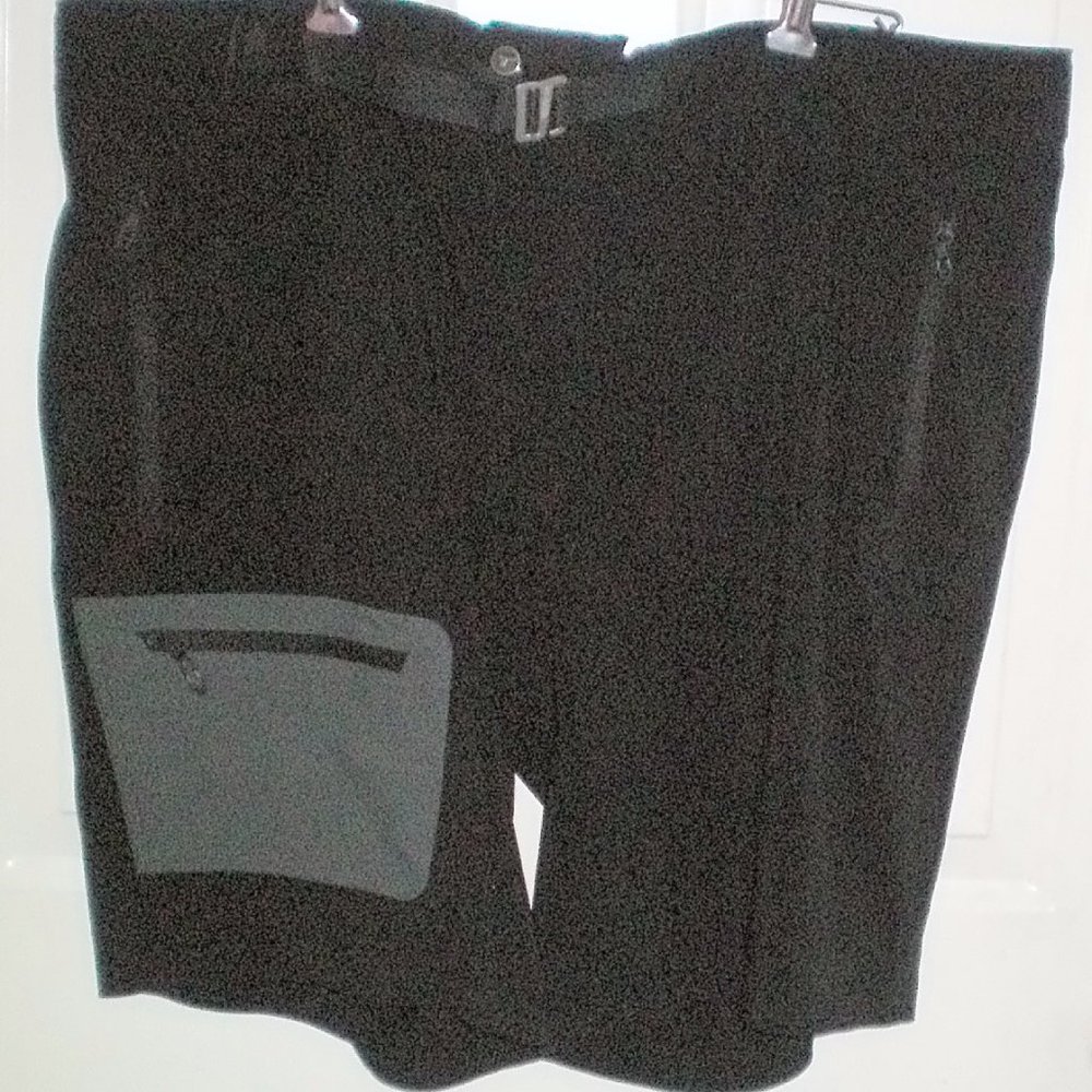Columbia Titanium Golf or Hiking Shorts Size 42 Waist
